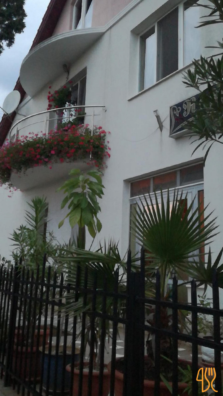 Edesia Bazosu-nou Exterior