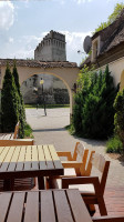 Union Pub Codlea outside