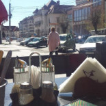 Un Baiat Si O Fata Exterior