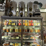 Afrodicom (la Piata) Dentro