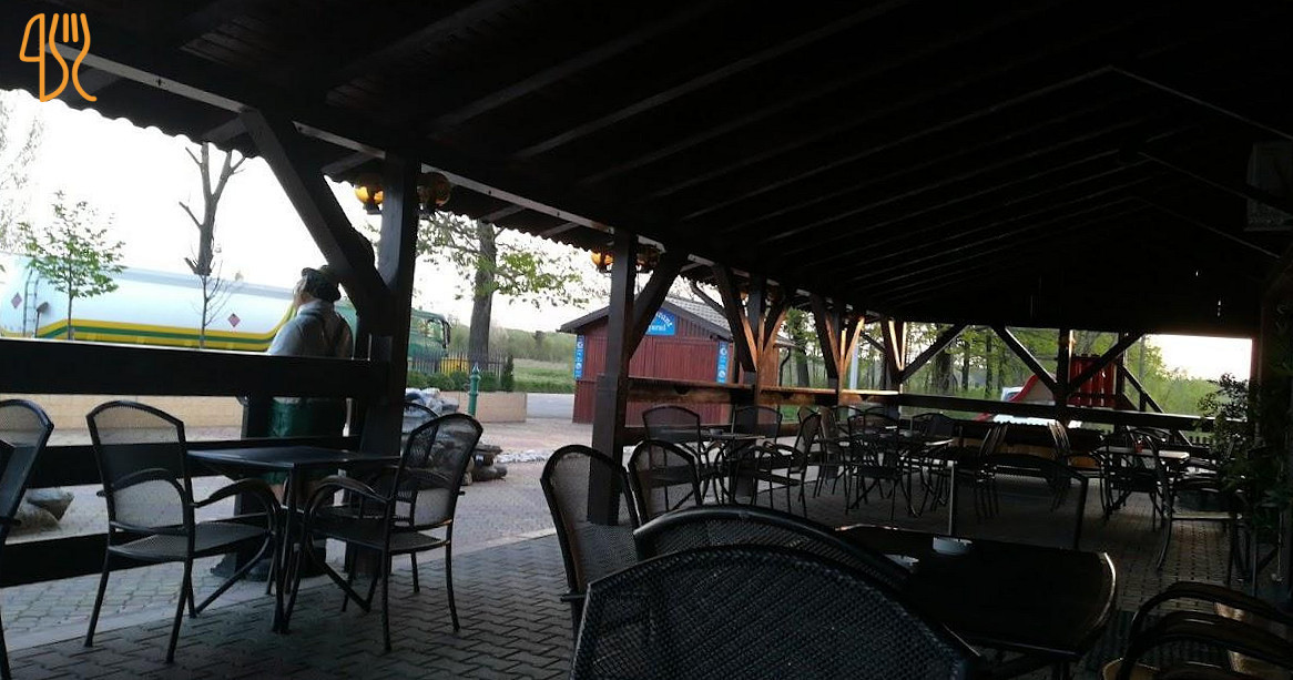 Complex Stejarul Mija Exterior