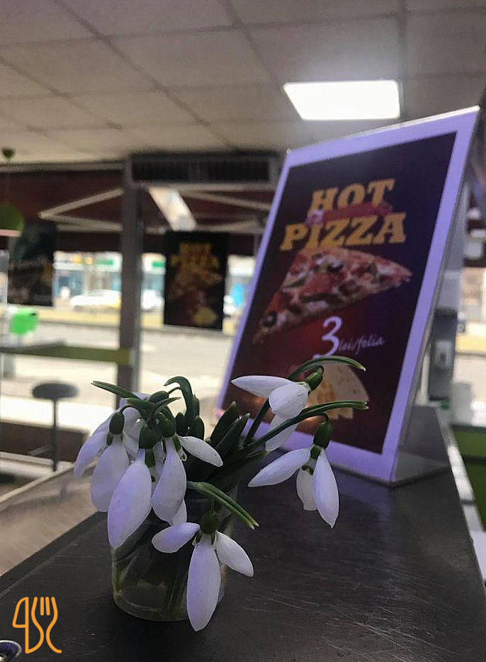 River's Fast Fresh Food Exterior