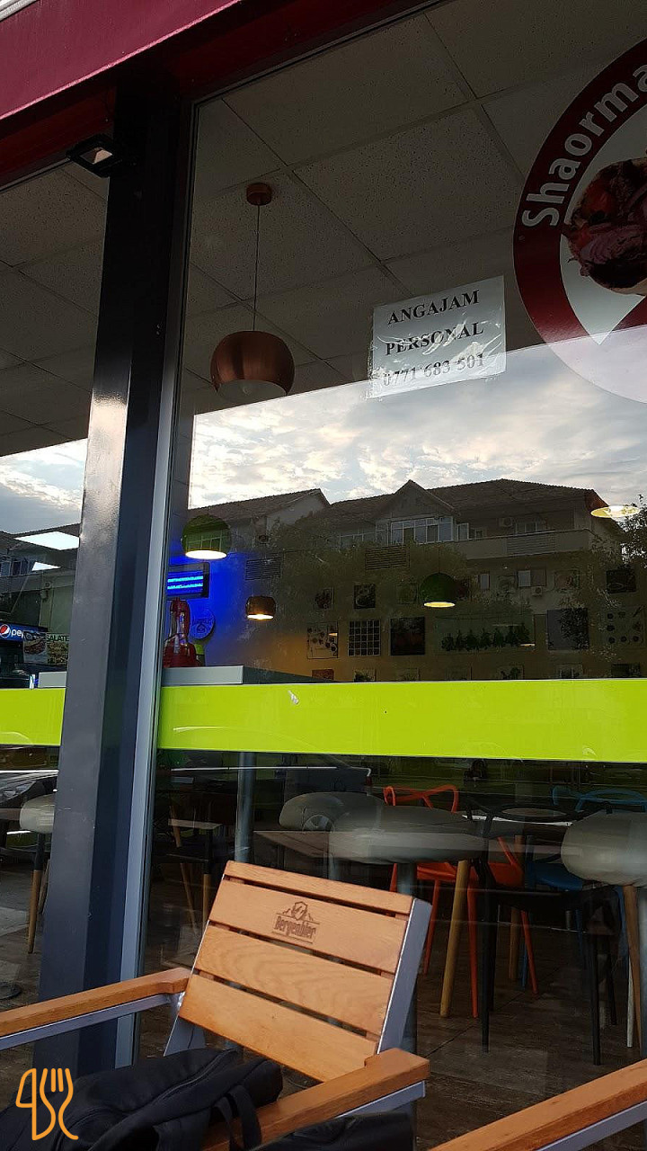 River's Fast Fresh Food Exterior