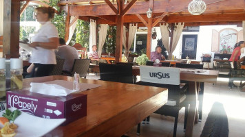 Dada À l'intérieur