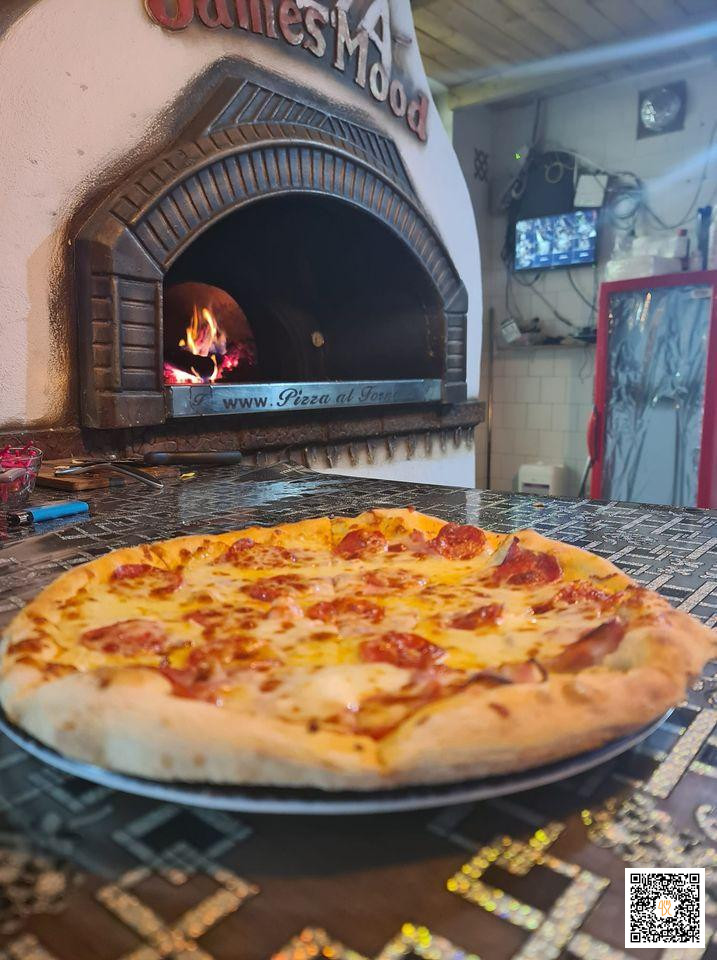 Pizza James Mood Exterior