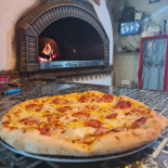 Pizza James Mood Exterior