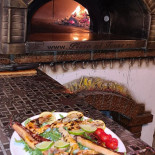 Pizza James Mood Exterior