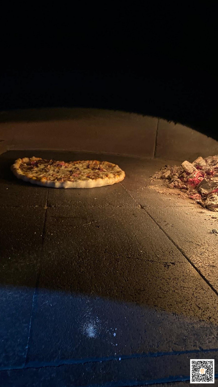 Pizza James Mood Exterior