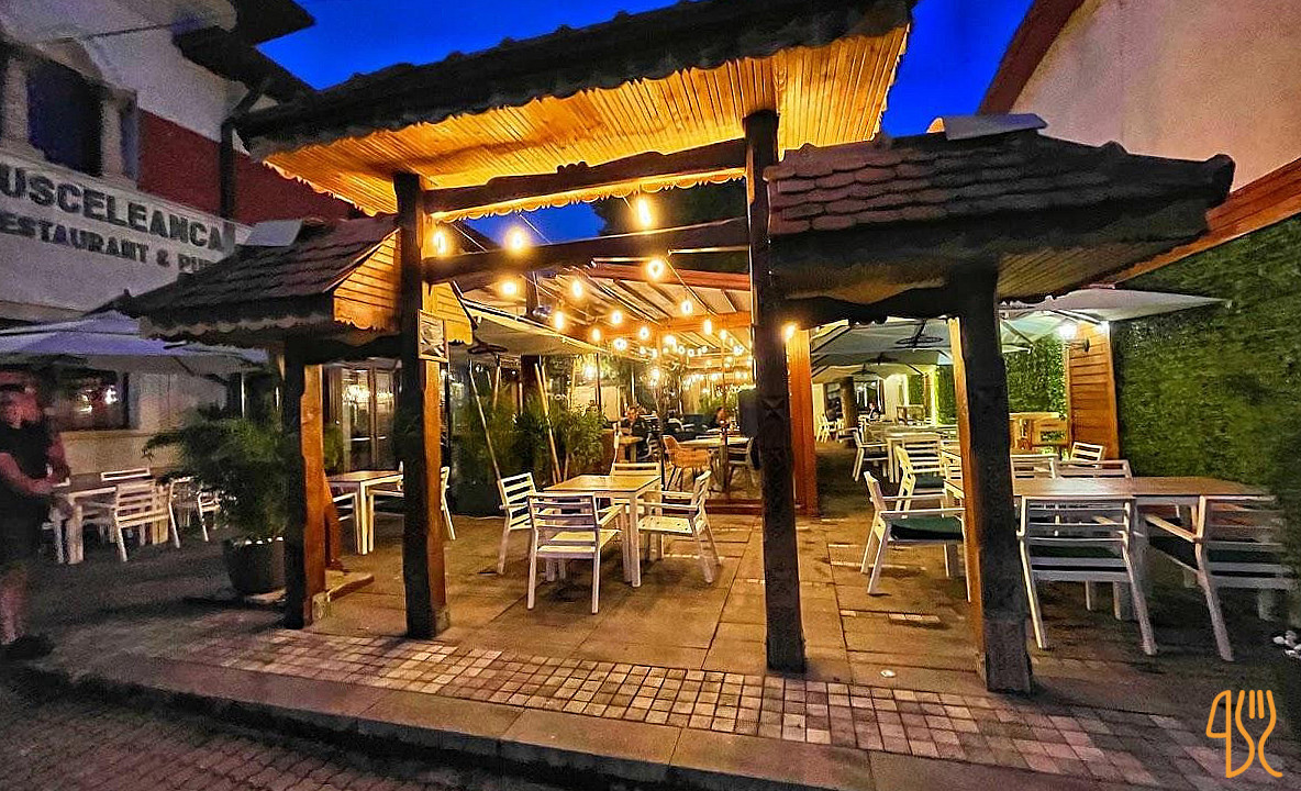 Tonic Lounge Musceleanca Exterior