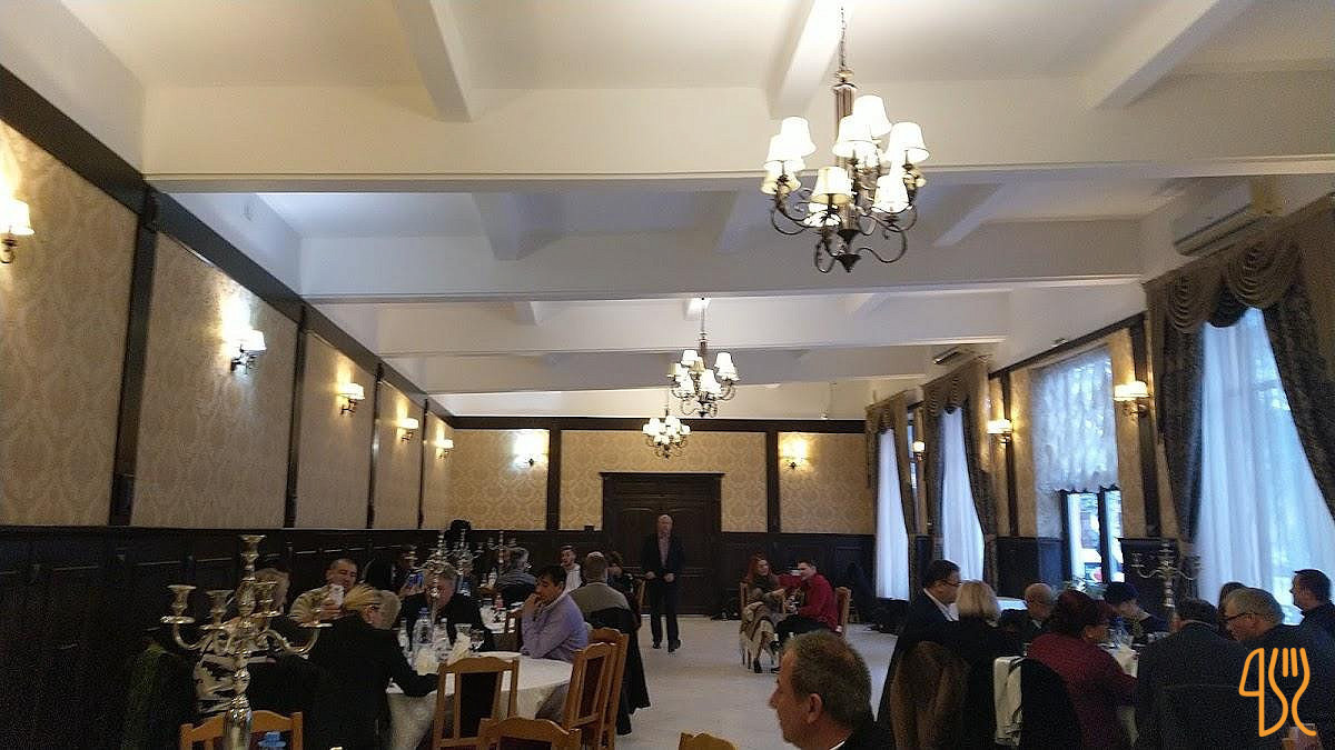 La Geamuri Mari În interior