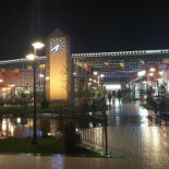 Snagov Plaza Exterior