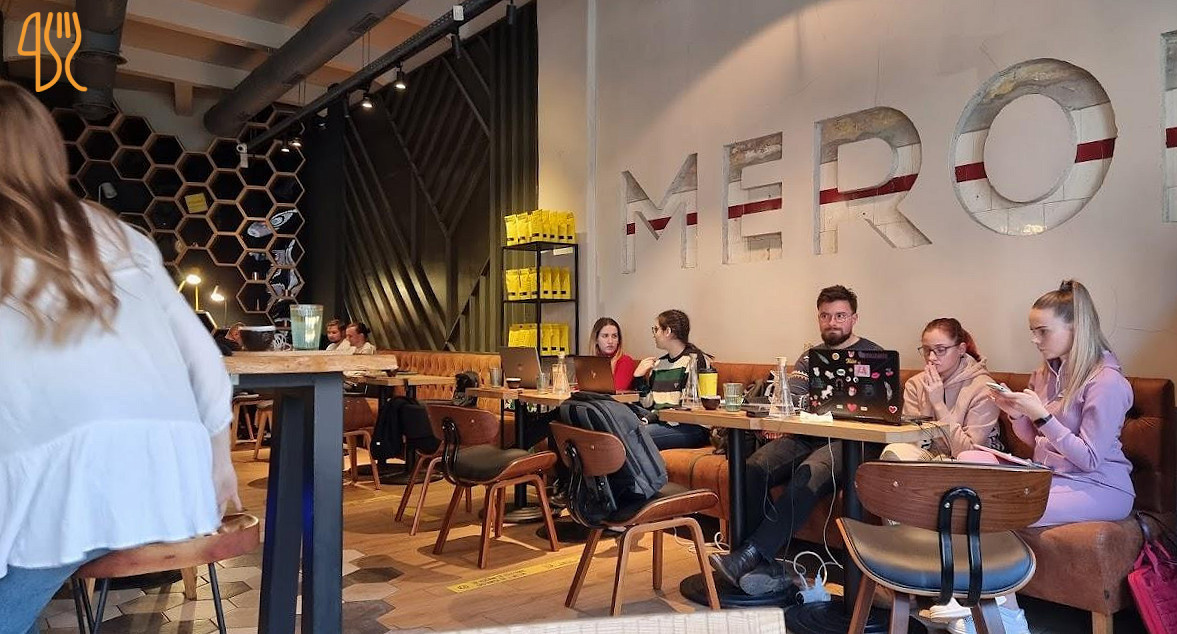 Meron À l'intérieur