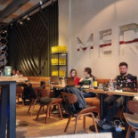 Meron À l'intérieur