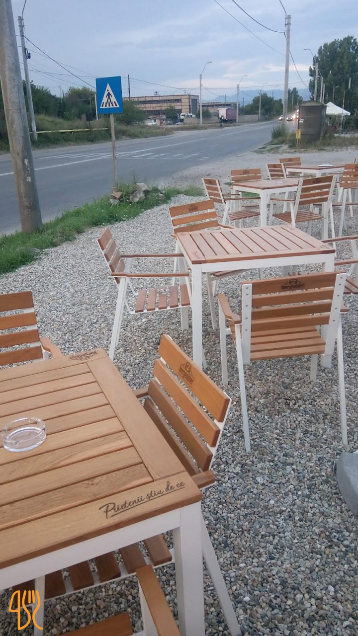 Pizza John Exterior