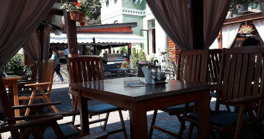 Conacul Verde Dentro