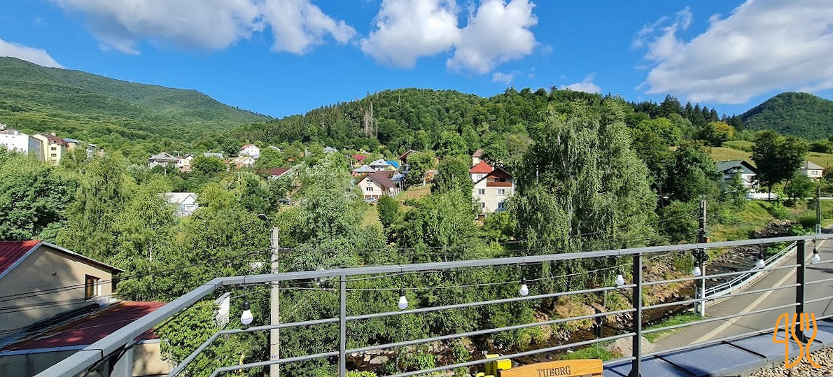 Mina Cavnic Mountain Retreat Exterior