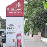 El Stefanino outside