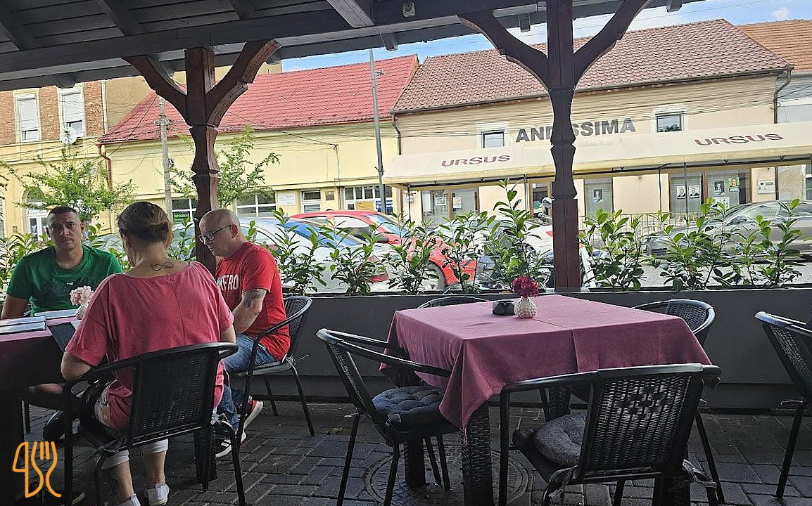 Restaurant Nostalgia Exterior