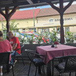 Restaurant Nostalgia Exterior