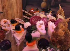 La Ceaune food