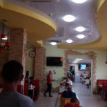 Central Pizzerie În interior