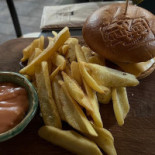 Grenier Braserie Comida