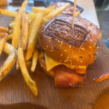 Grenier Braserie Comida