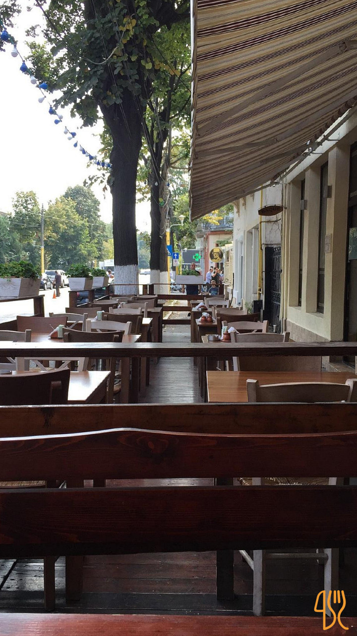Nikos Greek Taverna Exterior