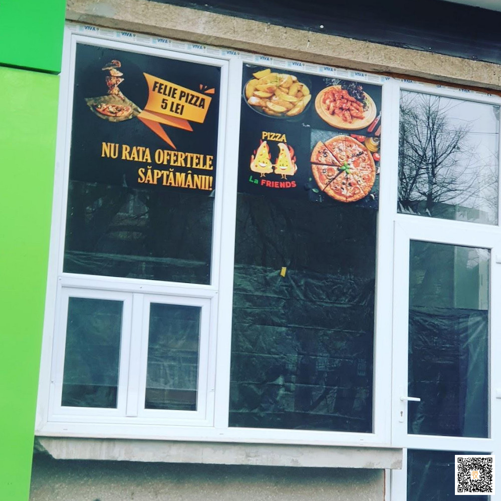 Pizza La Friends Exterior