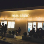Pizza Story Exterior