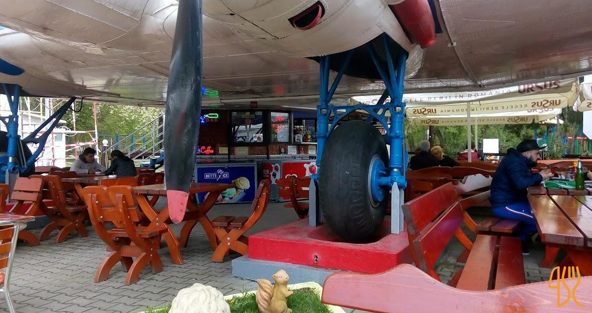 La Aeroport Exterior