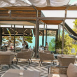 Chic Lounge Exterior