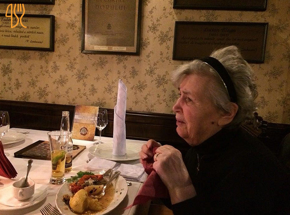 Vatra Neamului Restaurant În interior