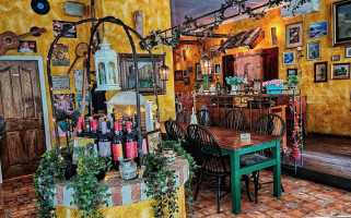 Boccaccio Pizzeria outside