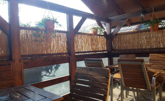 Pizzeria Select Dentro