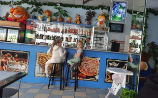 Pizzeria Select Dentro