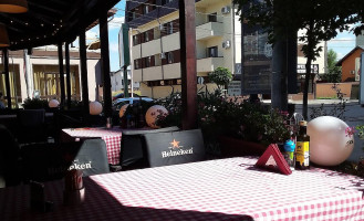 Trattoria Roz Cafe Extérieur