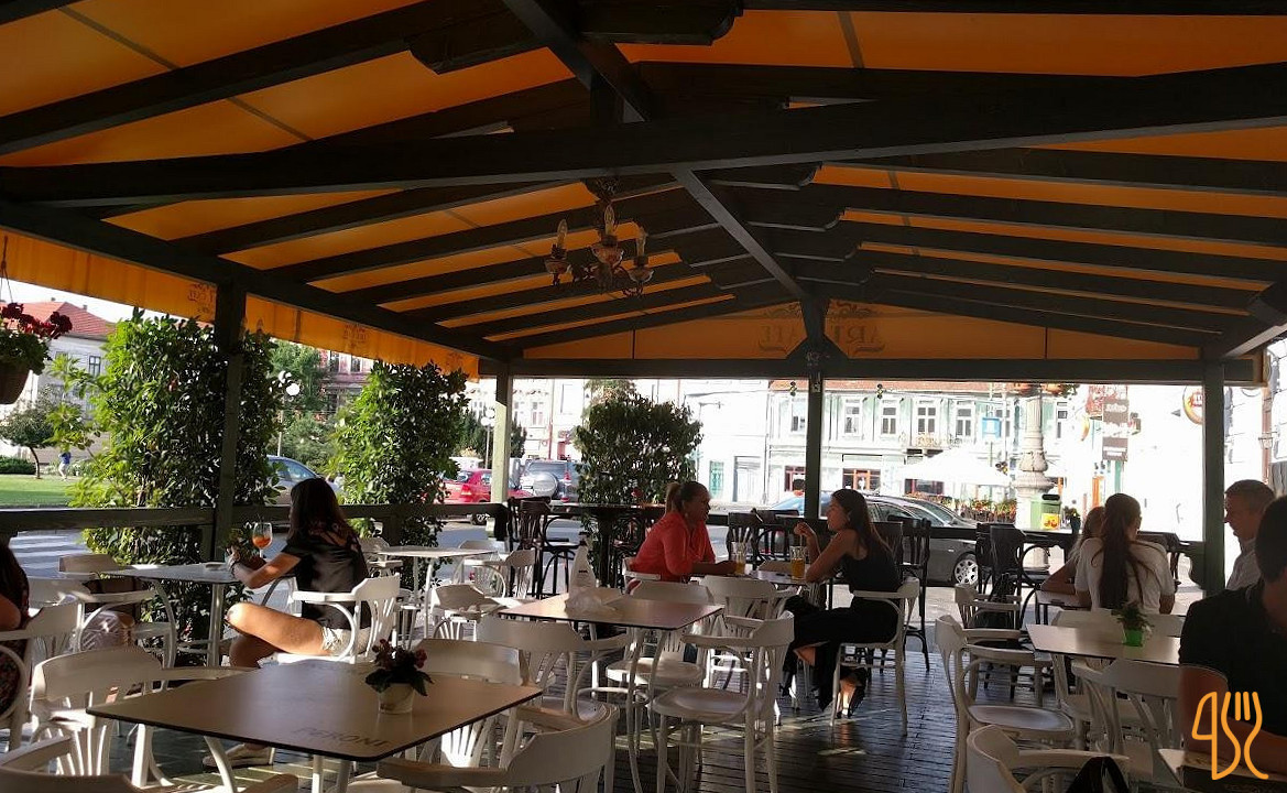 Art Cafe Gallery În interior