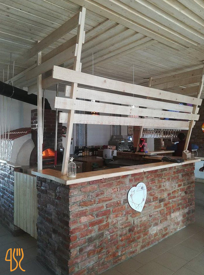La Cooperativa Pizza Exterior