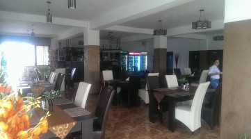 Laura À l'intérieur