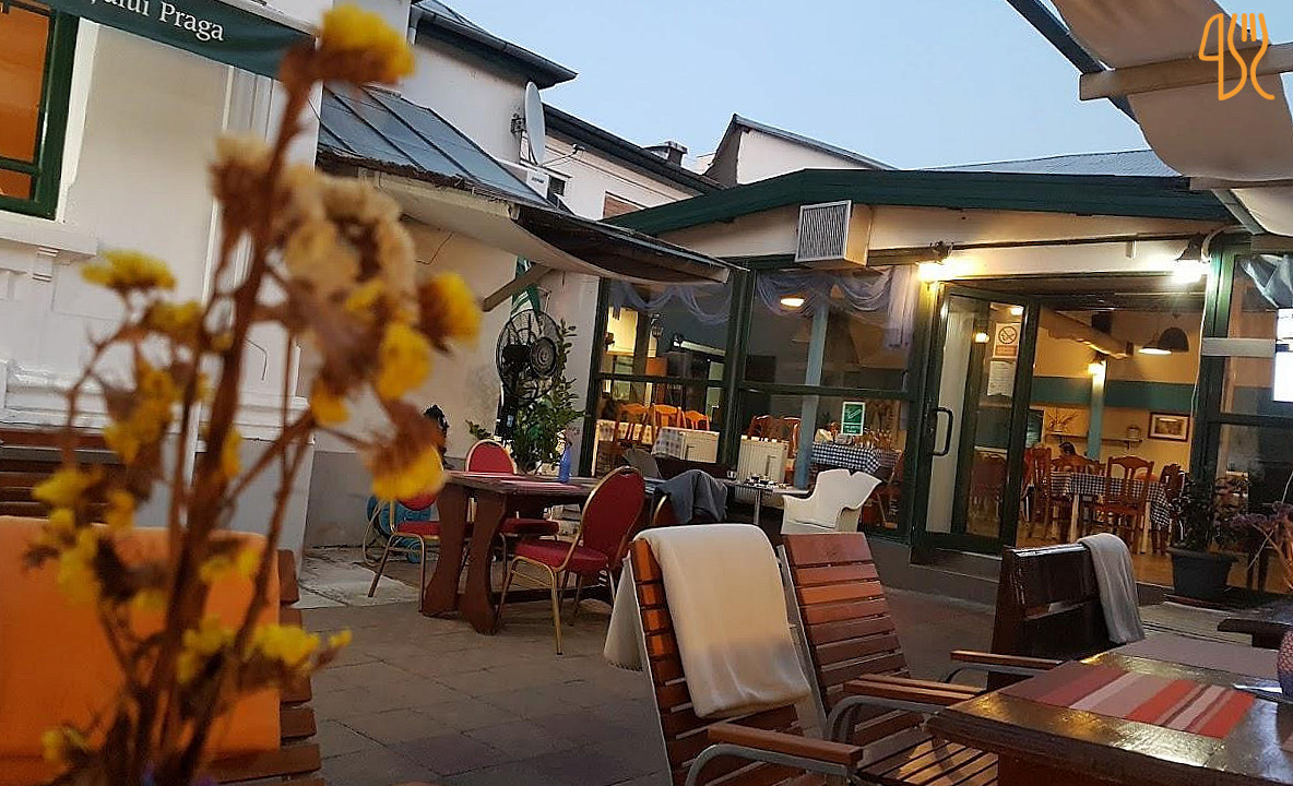 Taverna la Grecu Exterior