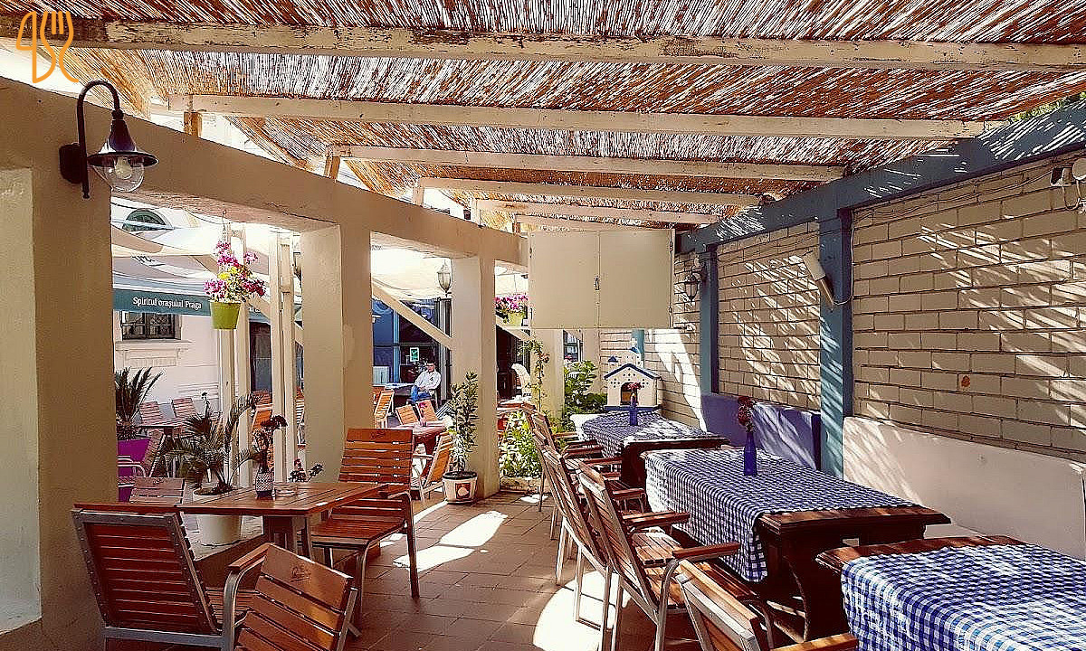 Taverna la Grecu Exterior