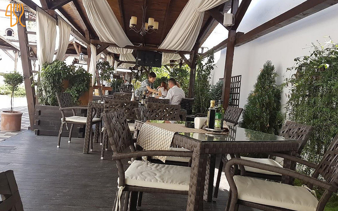Epoca Steak House & Wine Bar În interior