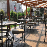 Epoca Steak House & Wine Bar În interior