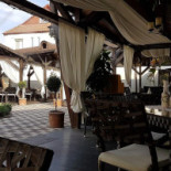 Epoca Steak House & Wine Bar În interior
