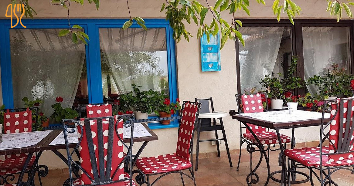 Blue Window Restaurant Slatina Exterior