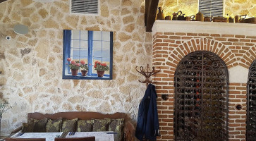 Blue Window Restaurant Slatina outside