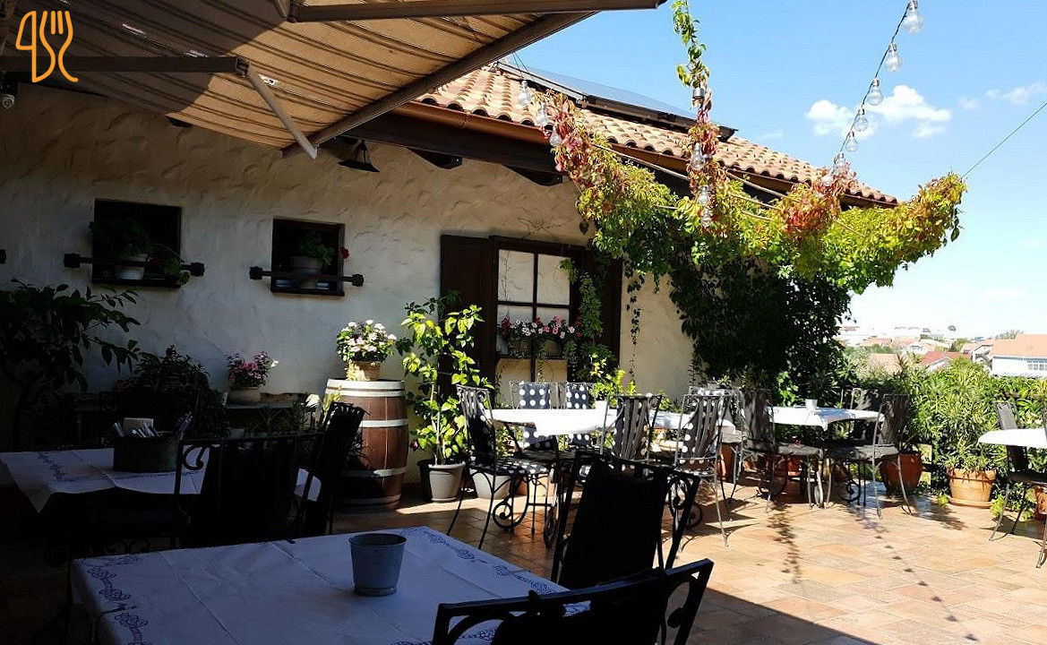 Blue Window Restaurant Slatina Exterior