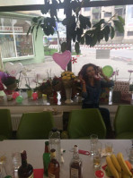 Fast Food Darnic Dentro