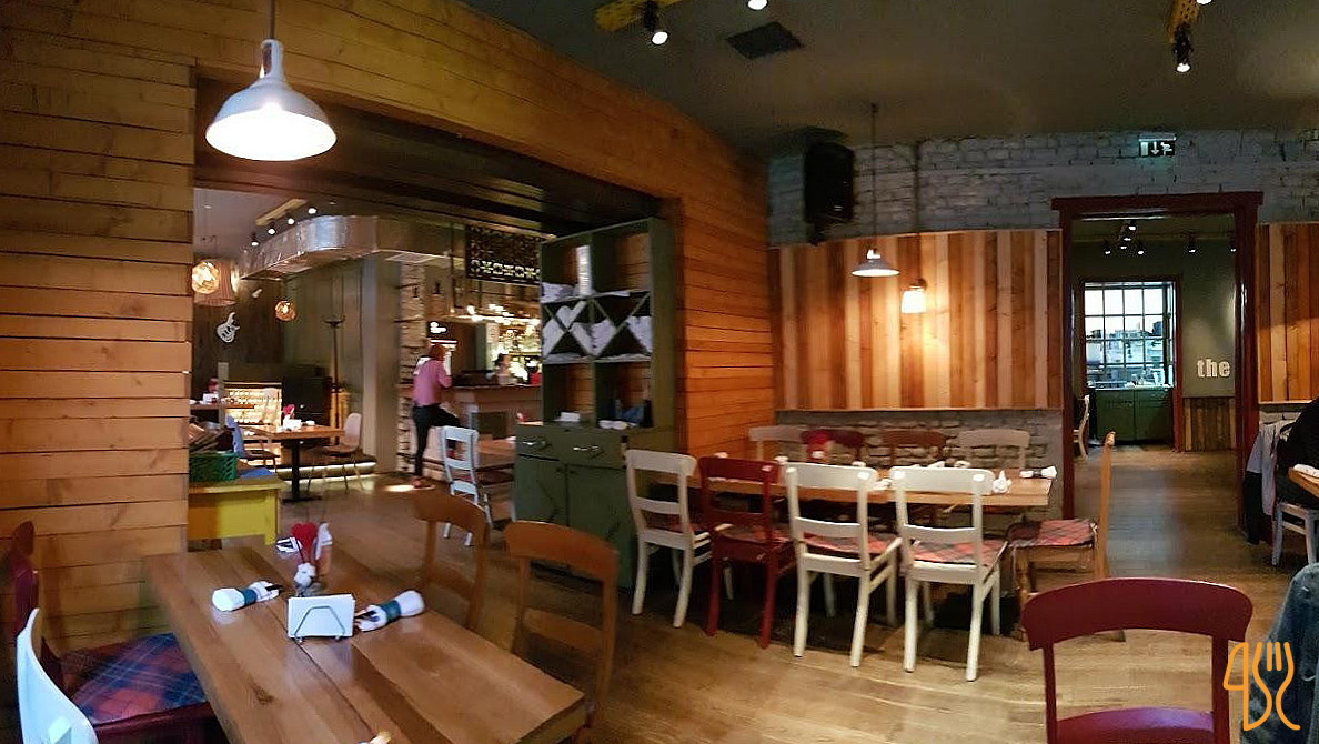 Livada Music Lounge În interior